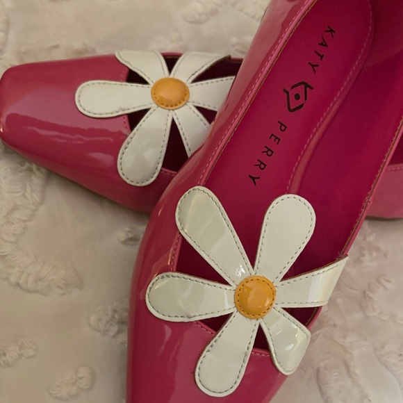 Katy Perry Collections Shoes - Katy Perry Collections Pink Daisy Flats